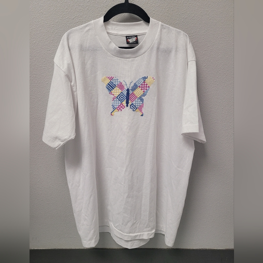 Women's‎ Embroidered Butterfly Single Stitched Made in USA T-Shirt Size XL